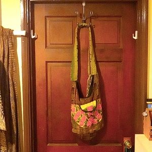 Medium size purse/bag